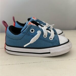 Toddler Converse All Stars (Size 5)